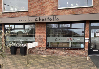 De salon van Hair by Chantelle aan de Molenweg in Monster
